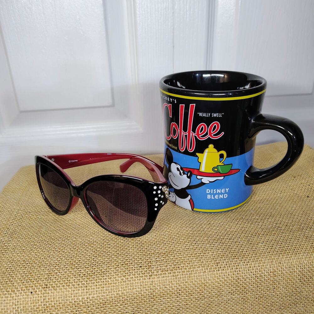 DISNEY -MICKEY REALLY SWELL COFFEE MUG AND SHADES BL & RED GIFT SET
